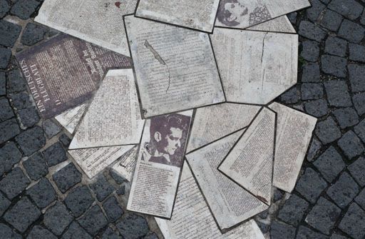 White Rose Memorial at the University of Munich (Photo via Wikimedia Commons, author: Andreas Bohnenstengel, August 2015)