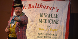 Snake-oil-salesman