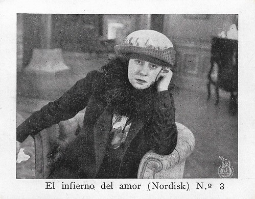 Ebba Thomsen in Et kaerlighesdoffer (1914)