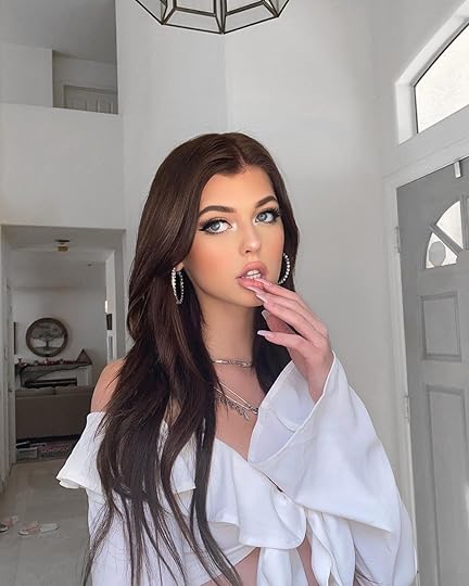 loren gray (@loren) on Instagram: “🖤” | Grey brown hair, Loren gray, Gray instagram