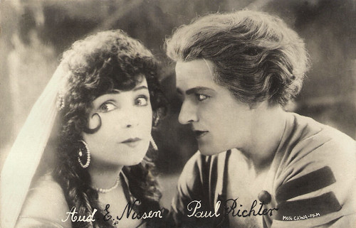 Aud Egede Nissen and Paul Richter in Pietro der Korsar (1925)