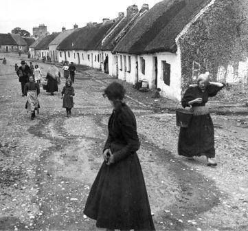 Vllaers Galway 1902 street cottages