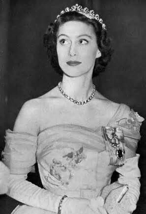 cartier+halo+tiara+margaret+2.jpg