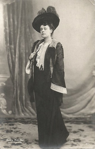 Betty Nansen in the play Agnete