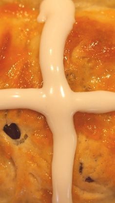 hot cross bun with icing