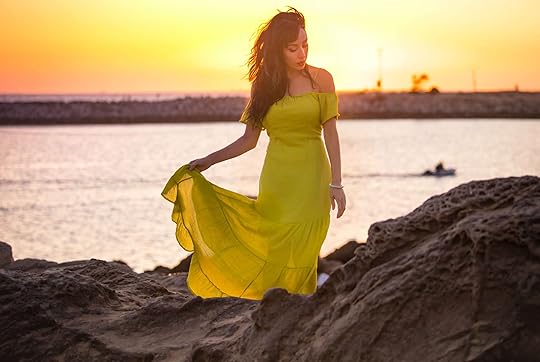 5 Famous Hawaiian Outfits for Women