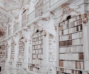 𝓜𝔂 𝓯𝓪𝓿' 𝓫𝓸𝓸𝓴𝓼 on We Heart It