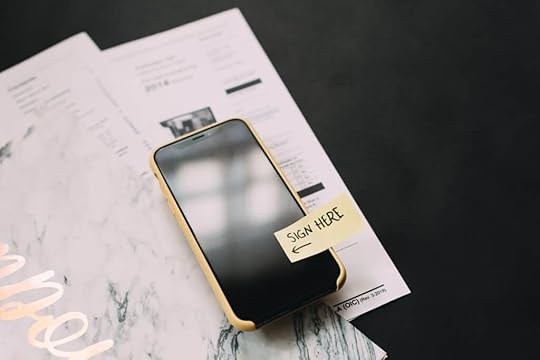 How to Create a Rock-Solid Influencer Contract (+ 9 Influencer Agreement Templates)