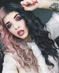 D2-Melanie Martinez selfie | Crybabies Amino