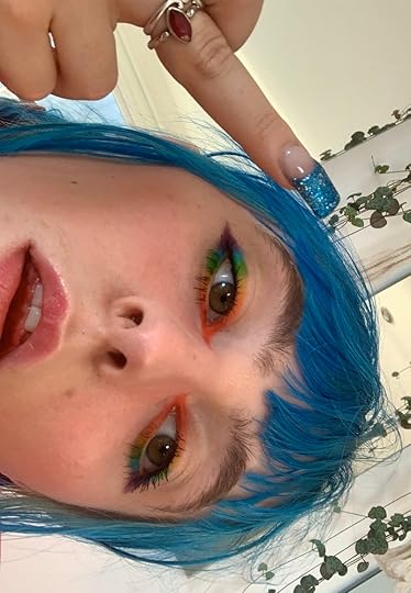 ashnikko on Twitter: "I got a tiny booger in this pic but my makeup nice… "