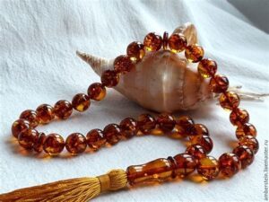 blog post HOW TO USE PRAYER BEADS TO MANIFEST ANYTHING