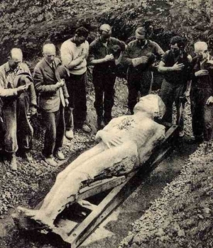 cardiff giant unearthed