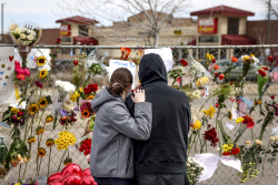 Soopers-shooting-memorial-Boulder