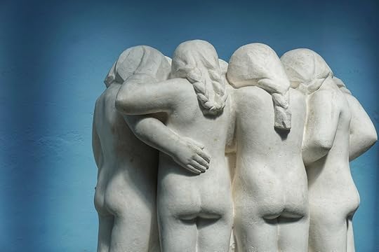 Hiding girls in in Vigeland Museum, Oslo