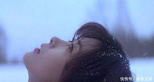 中山美穗（日语：中山 美穂／なかやま みほ nakayama miho，1970年3月1日－），日本知名女演員、歌手，1980年後期人氣偶像。妹妹中山忍亦為演員。 初中就讀小金井市立綠中學校，於最後一年（第三年）轉往東京都板橋區立板橋第五中學校並於該校畢. ç­äº25å¹´ç æä¹¦ ä¸­å±±ç¾ç©æ°çä¸ä¸°å·æ¦å¸åéé¢ å¿«èµè®¯