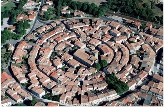 Bram built according to a circular plan