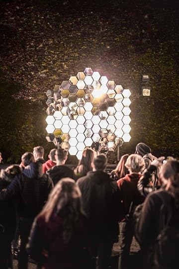 These 91 Undulating Mirrors Will Boggle Your Eyes