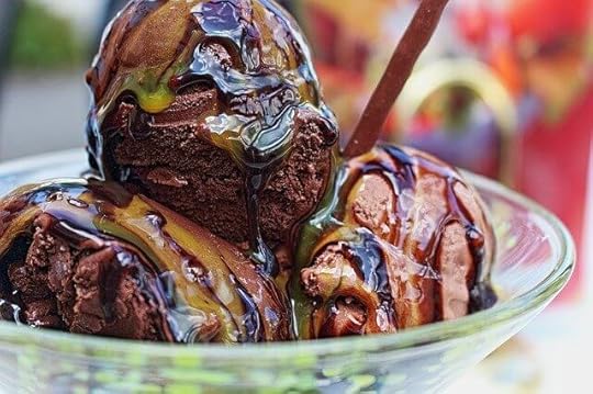 how do you spell ice cream sundae?
