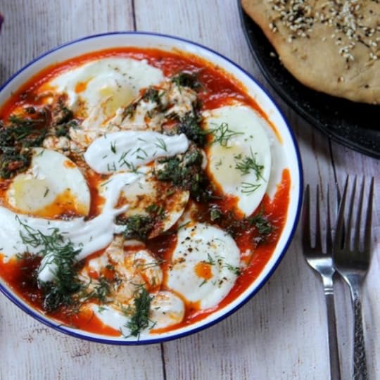 Cilbir – Turkish Poached Eggs in a Garlic Yogurt Sauce