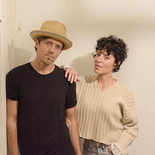 Jason Mraz stands beside Emily King