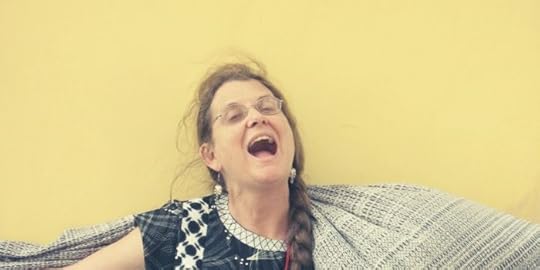 ambar past - mujer - poeta