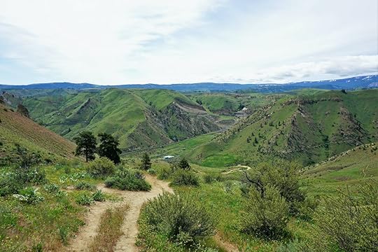washington-hikes-Saddle-Rock-Trail-Wenatchee-1520497991, urban hiking trails