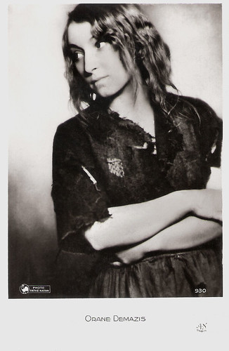 Orane Demazis in Les Misérables (1934)