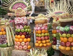 Modern Balinese food offerings that look remarkably Egyptian