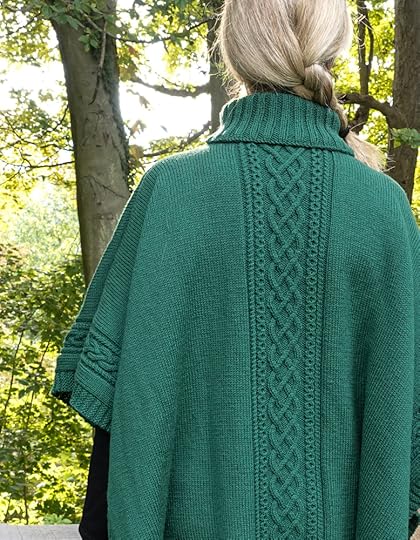 Inishmore Poncho back detail_wreath