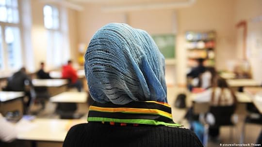 Top Austrian court lifts headscarf ban in elementary schools | News | DW | 11.12.2020