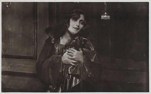 Diomira Jacobini in L'isola della felicità (1921)