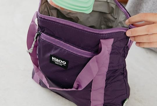 Beach-essentials-igloo-packable-puffer-cooler,beach essentials