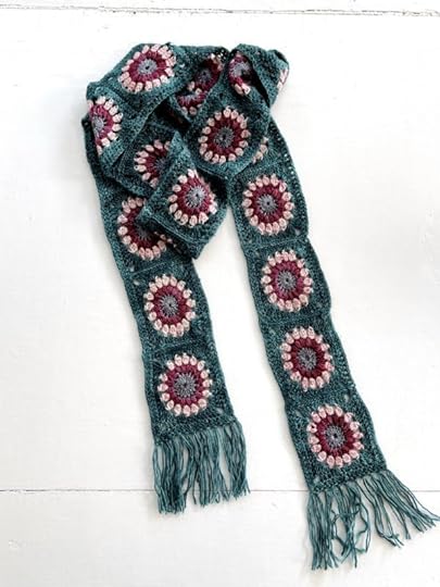 Crochet a summer scarf!