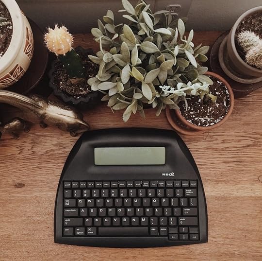 My Alphasmart Neo 2 in all of its glory.