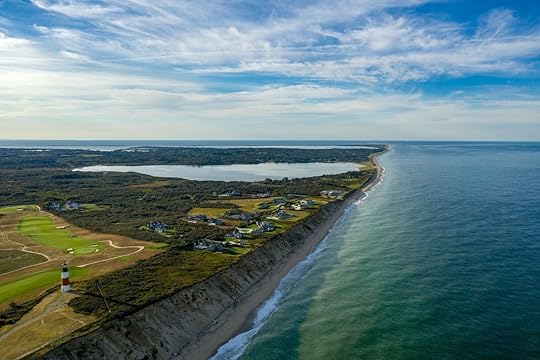Nantucket,Coast,Beautiful,Water,Lighthouse,And,Golf,Course,Views,During