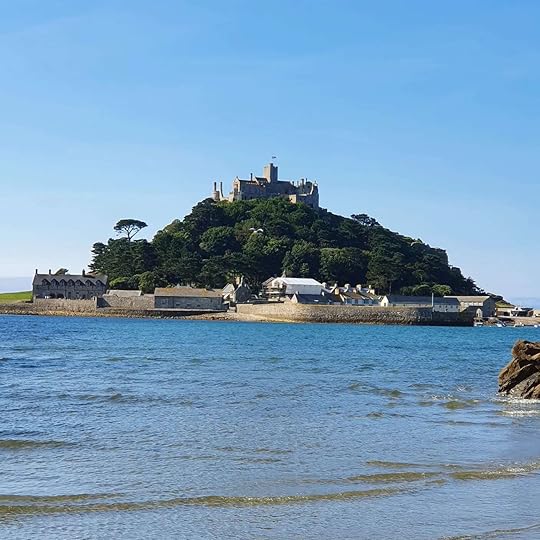 Yesterday we headed over to Saint Michael's Mount just off the coast of Cornwall for the day. It's so beautiful and I think I'd quite like to move here and become a writerly hermit!