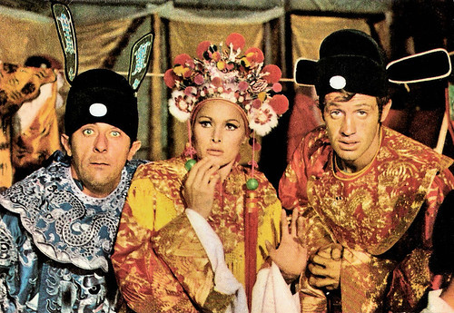 Jean Rochefort, Ursula Andress and Jean-Paul Belmondo in Les tribulations d'un Chinois en Chine (1965)