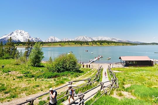 lake in jackson hole wyoming