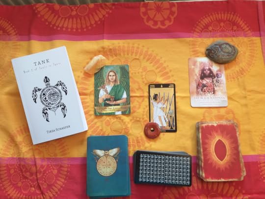 This week's oracle card reading by Tirza Schaefer