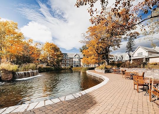 Le Bonne Entente Hotel in Quebec in the fall