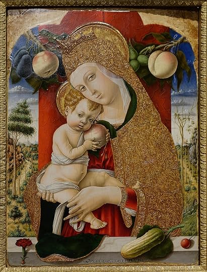 Carlo Crivelli, Madonna and Child, between circa 1480 and circa 1483. Мадонна с младенцем держит то ли яблоко, то ли персик; на подоконнике лежит огурец — символ Воскресения (лучше не спрашивать, почему), гвоздика и вишня — символы страданий Христовых.