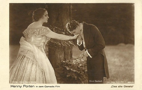 Henny Porten and Ernst Deutsch in Das alte Gesetz (1923)