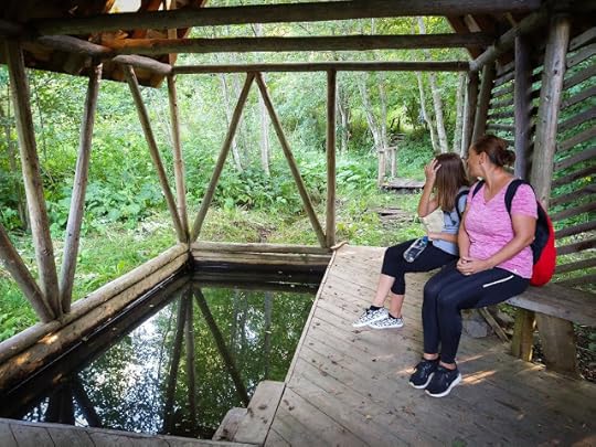 Pauli si Maya la Baia Bugyogo, Valea Zalanului