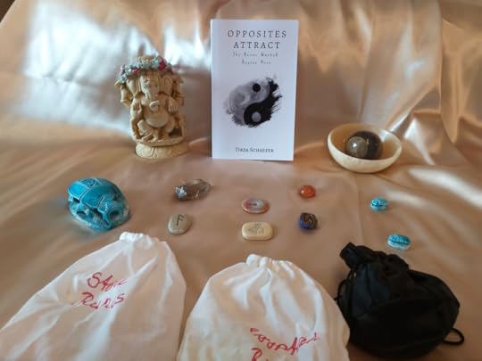 This week's oracle card reading by Tirza Schaefer