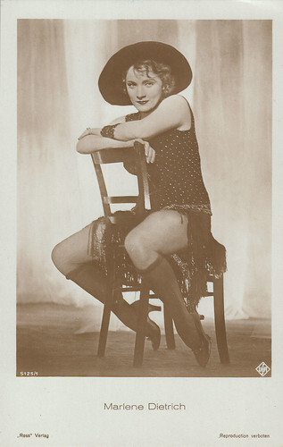 Marlene Dietrich in Der blaue Engel (1930)