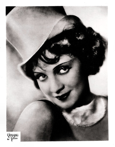Marlene Dietrich in Der blaue Engel (1930)