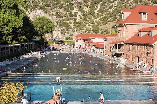 glenwood hot springs rocky mountaineer colorado