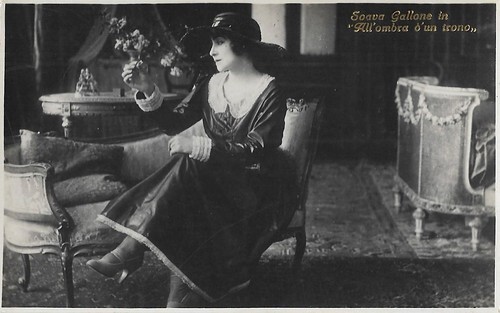 Soava Gallone in All'ombra di un trono (1921)