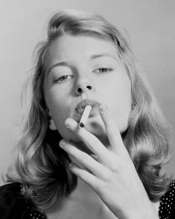 File:Face detail, "Cigarette girl" (8969352345) (cropped).jpg