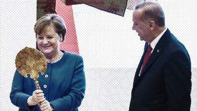 Angela Merkel: A look in the mirror given: Angela Merkel on her last trip to Turkey in January, here with Recep Tayyip Erdoğan at the opening of the Turkish-German university in Istanbul